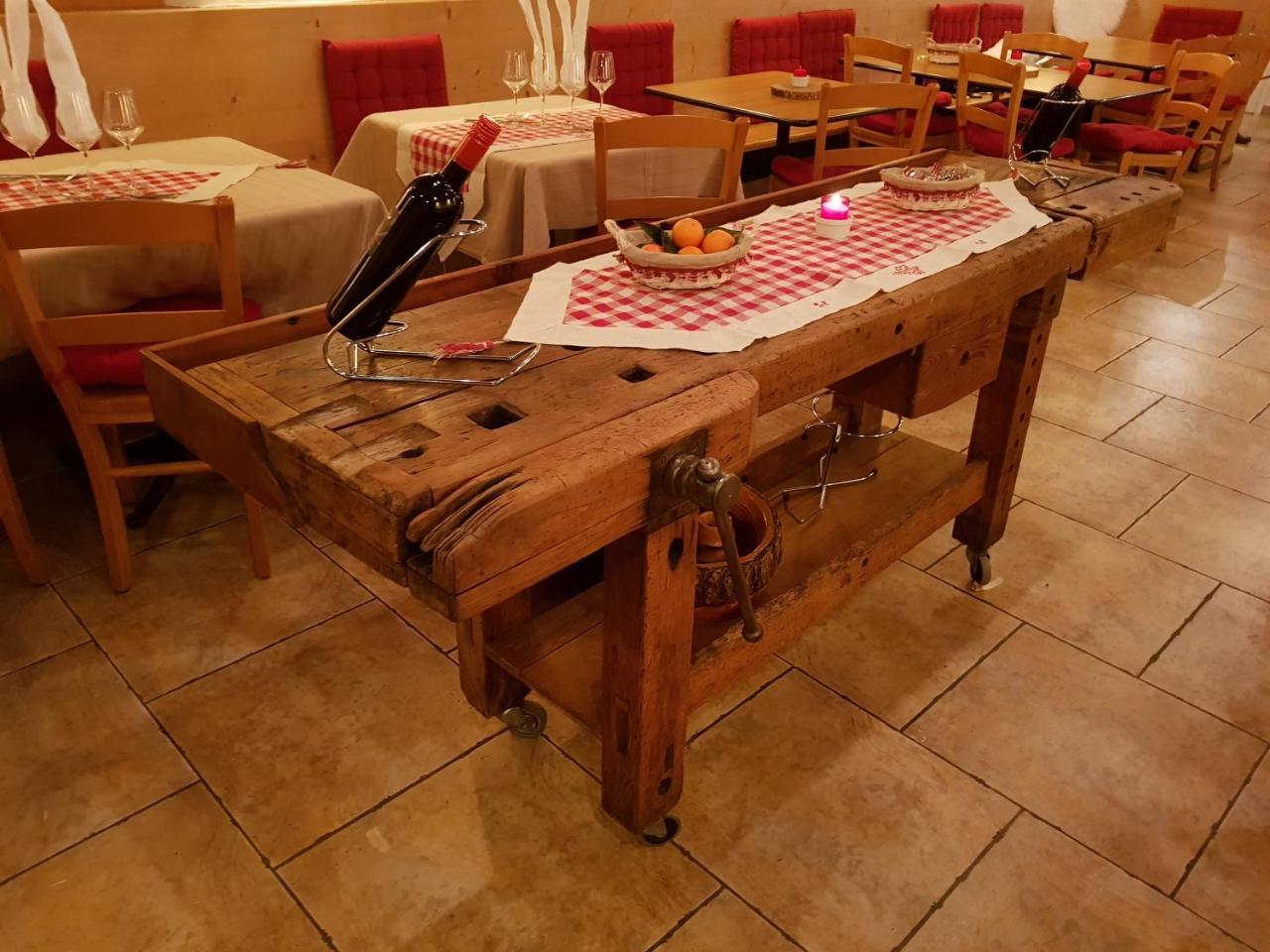 Auberge De L'Ours 威尔斯伊格里塞 外观 照片
